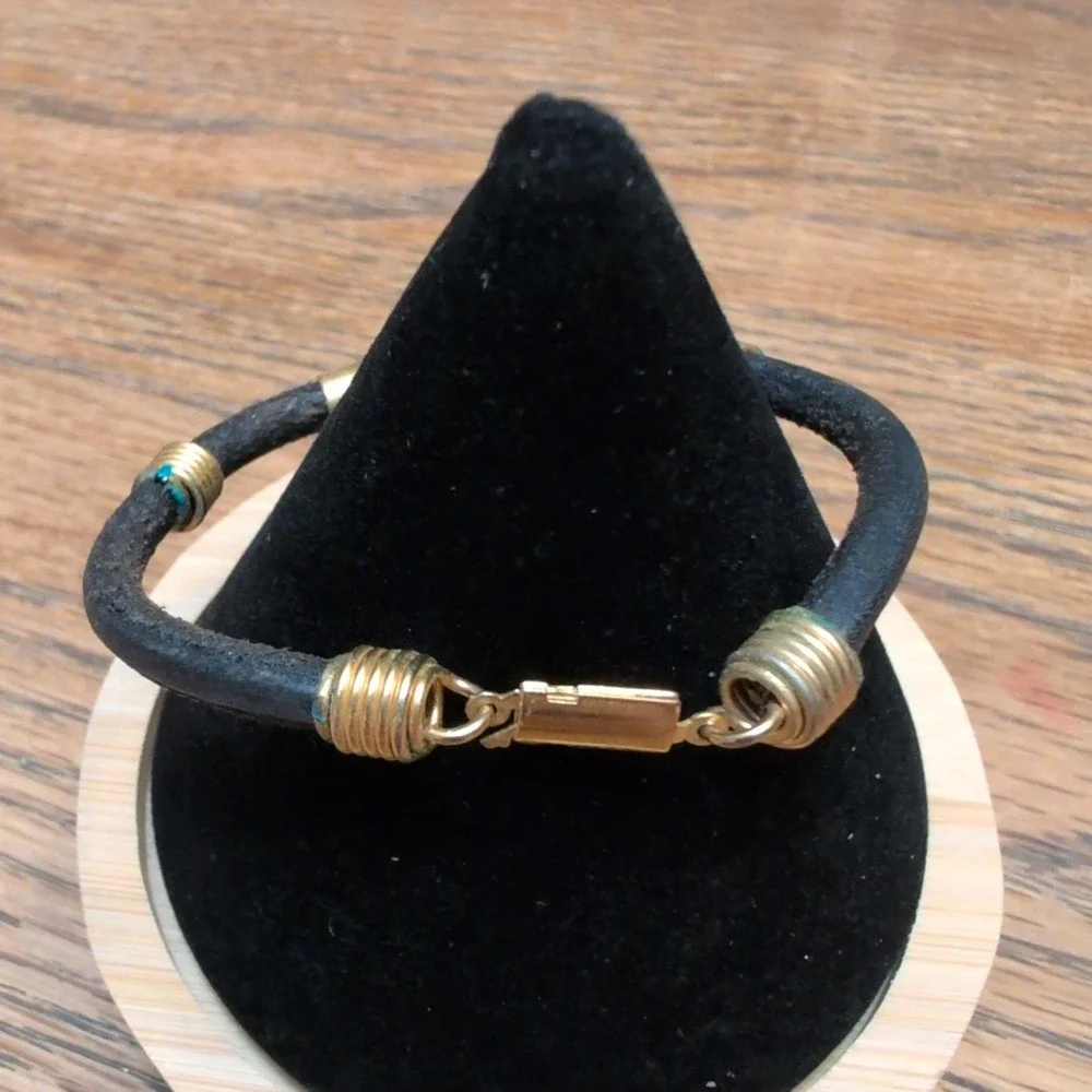 Vintage Leather Cord‎ Bracelet Gold Tone Hardware Minimalist Boho Unisex Black - Picture 2 of 3